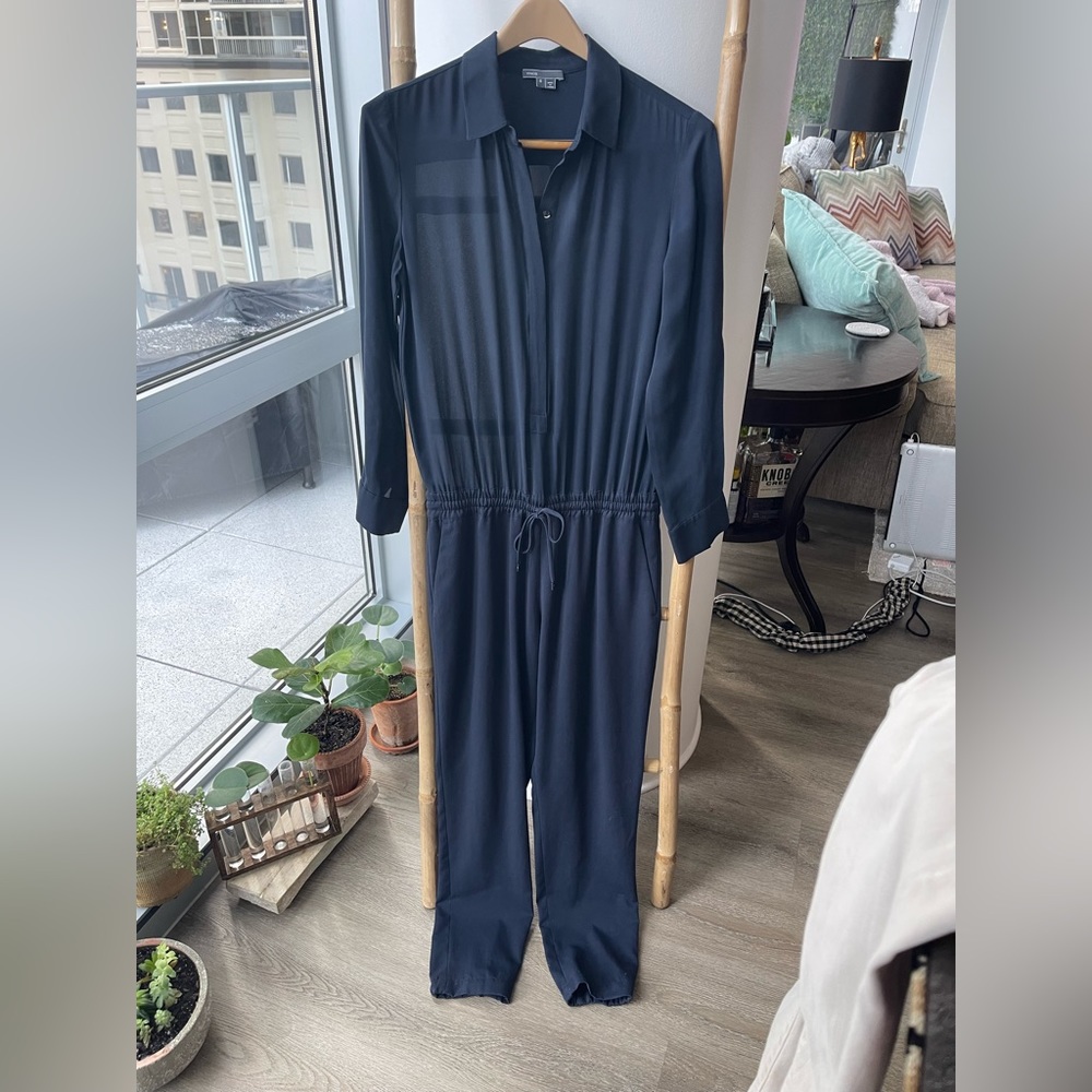 VINCE Blue long sleeve jumpsuit, Size 6.